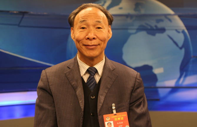全國政協(xié)常委、中國作家協(xié)會副主席白庚勝：民族文化的保護(hù)與發(fā)展