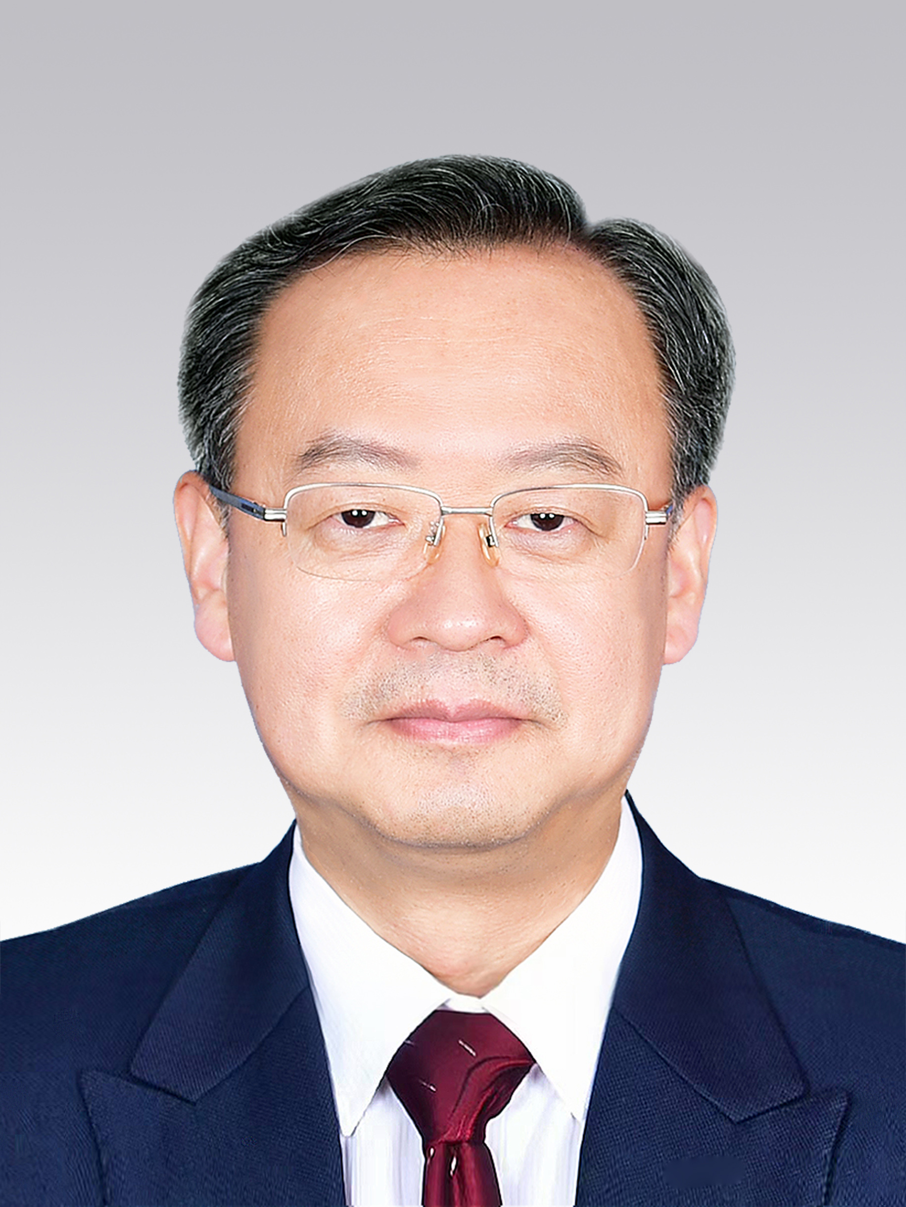陳建文，男，漢族，1965年9月生，研究生學(xué)歷，中共黨員，現(xiàn)任人民日報(bào)社總編輯。