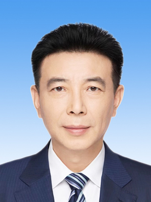 陳贄，男，漢族，1965年10月生，研究生學(xué)歷，中共黨員，現(xiàn)任人民日報社編委委員、海外版編輯部總編輯。