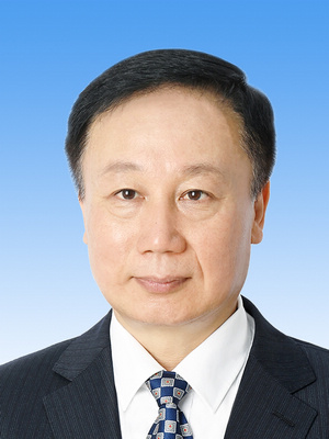 馬宏偉，男，滿族，1969年4月生，研究生學(xué)歷，中共黨員，現(xiàn)任人民日報社副總編輯。