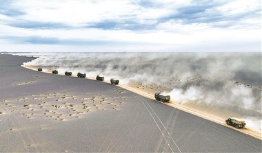 陸軍某旅組織遠(yuǎn)程機(jī)動(dòng)訓(xùn)練